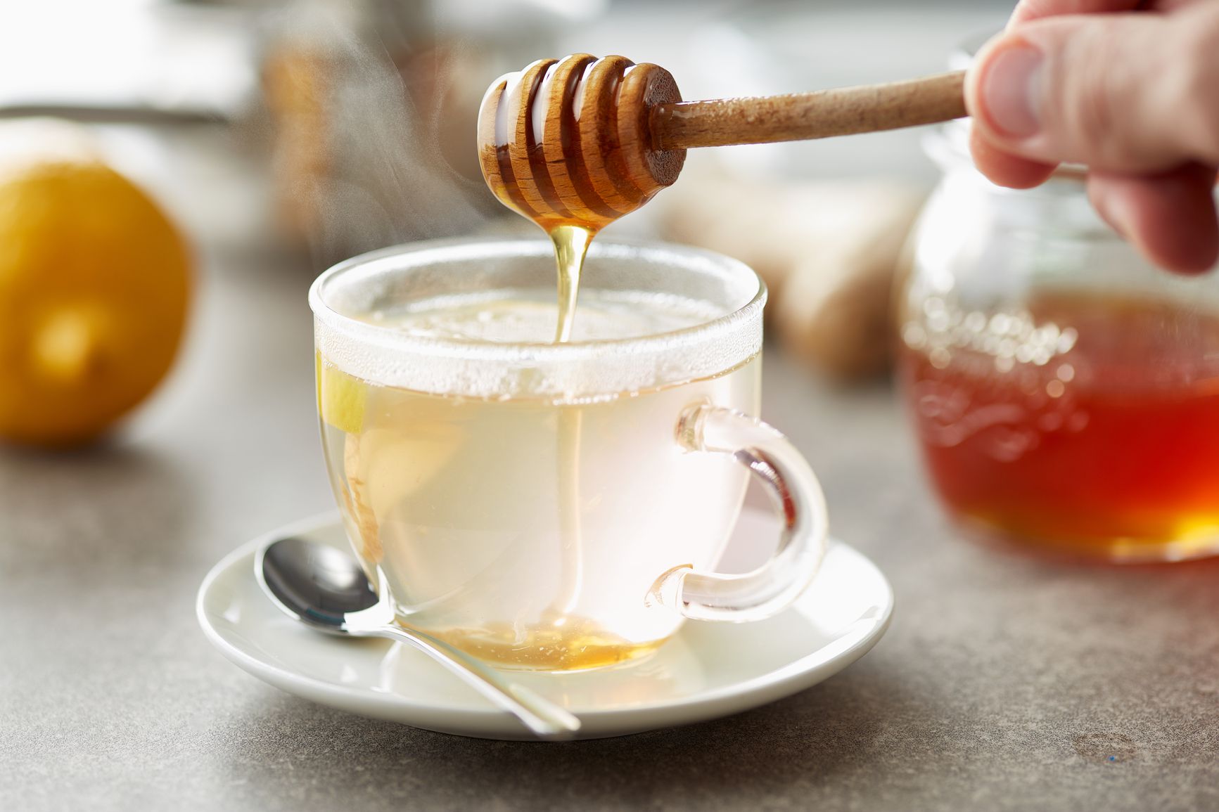 Утро кипеть. Медовая вода. Вода с медом. Чай с медом. Стакан воды с медом.