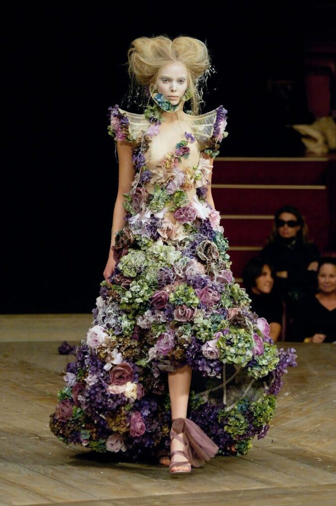 Fashion history: The history of Alexander McQueen – GLAMSQUAD MAGAZINE