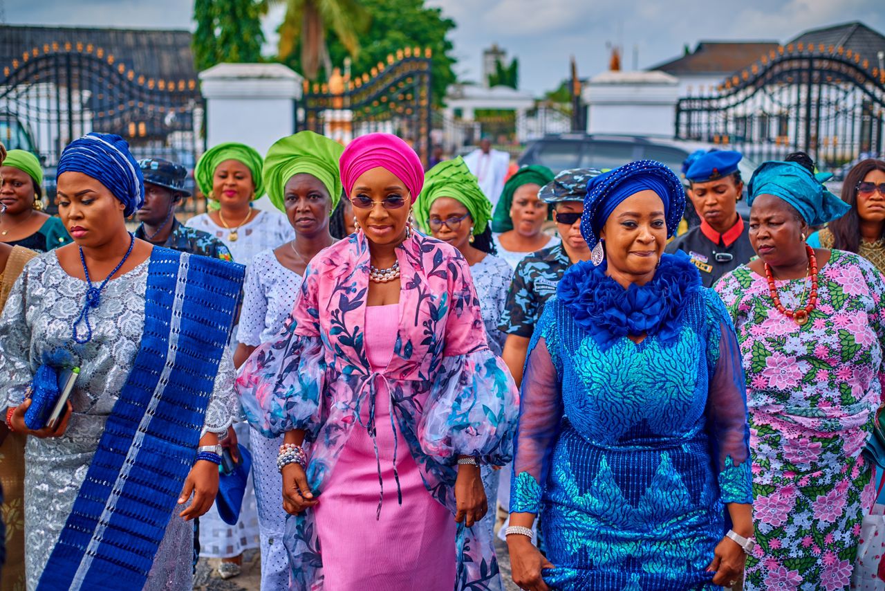 Olori Aderonke Ademiluyi Ogunwusi Founder Africa Fashion Week London and Nigeria, wife of Osun State Governor, Erelu Ngozi Adeleke, and women at the event. 