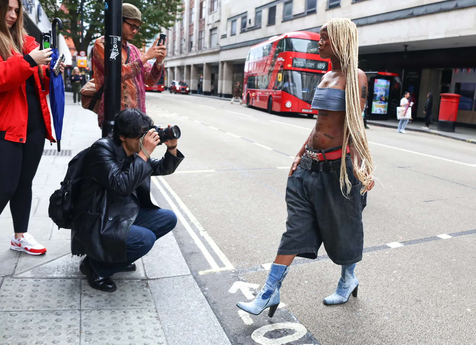 More Photos From The Street Style Photos From The Spring 2024 Shows In   LONDON STREETSTYLE PHILOH DAY3 205.webp